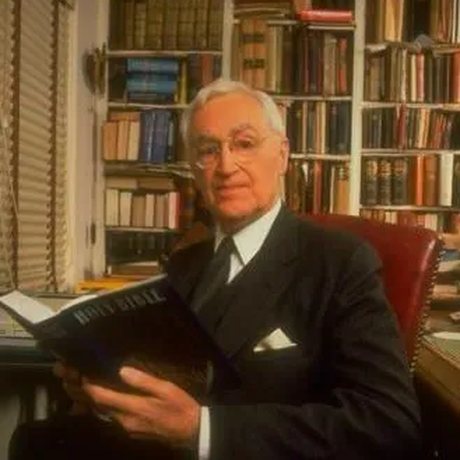 Portrait of Bruce Metzger
